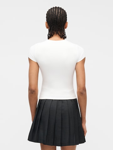 HOLLISTER Μπλουζάκι σε λευκό