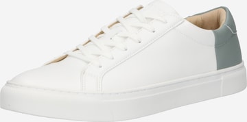 Superdry Sneakers in White: front