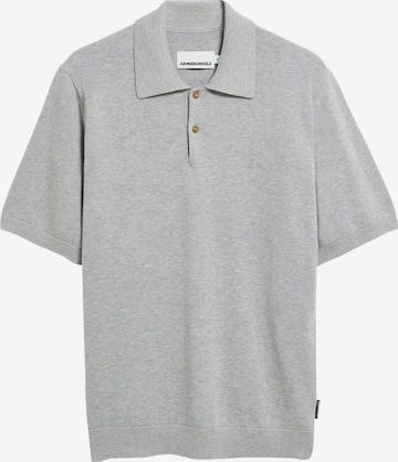 T-Shirt ARMEDANGELS en gris : devant