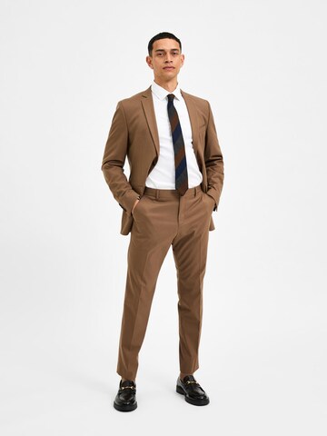 SELECTED HOMME Slim fit Trousers with creases 'Logan' in Beige