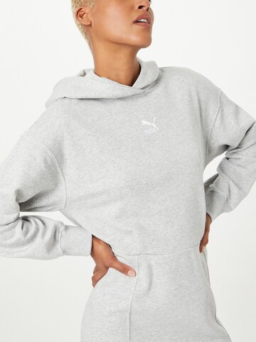 Robe PUMA en gris