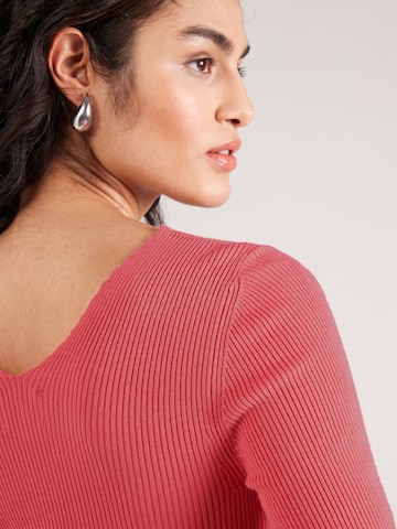 NÜMPH Sweater in Pink