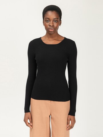 Influencer Sweater in Black: front