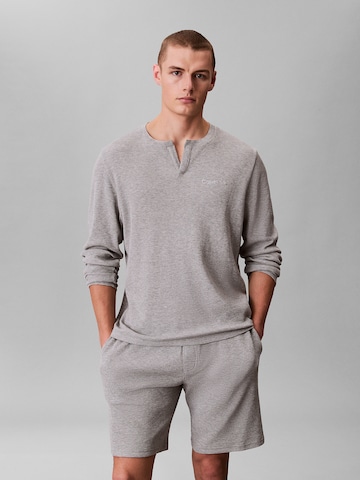 Calvin Klein Underwear Тениска в сиво: отпред
