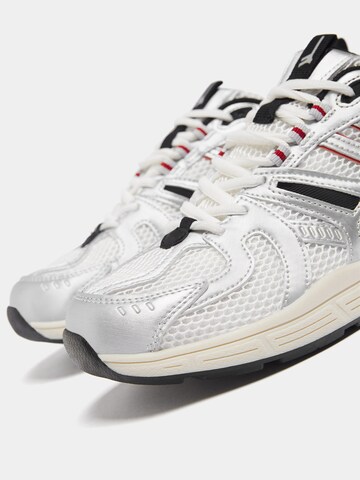 Pull&Bear Sneakers laag in Zilver