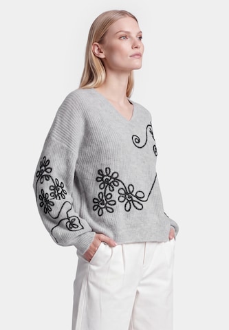 usha WHITE LABEL - Jersey en gris: frente