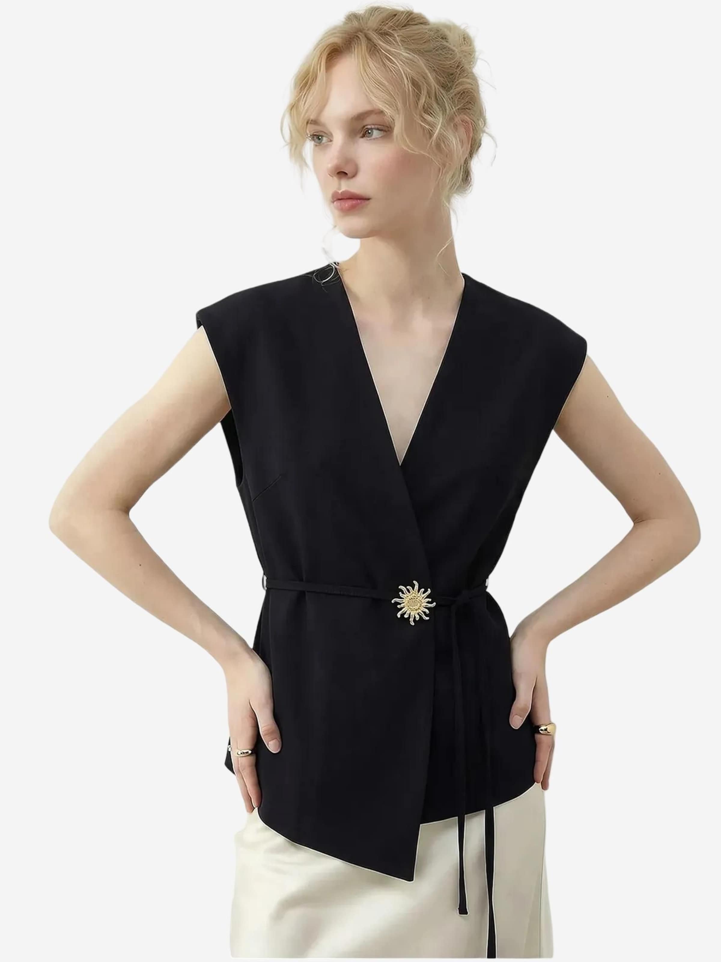 Bianco Lucci Vest in Black