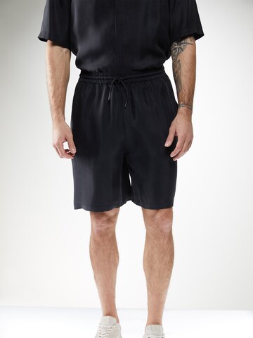 Regular Pantalon 'Nathan' TRAPP en noir : devant