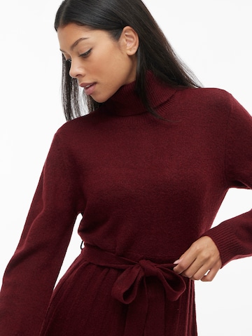 Robes en maille 'VITRINE' VILA en rouge