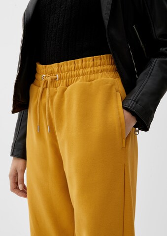 Regular Pantalon QS en jaune