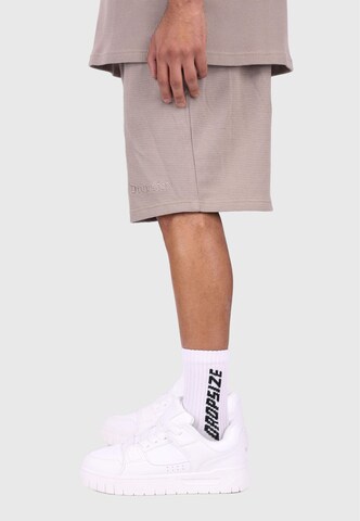 Dropsize - Loosefit Calças em cinzento