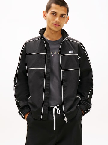 Tommy Jeans - Chaqueta de entretiempo en negro: frente