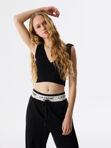 Twist Top in Black: front