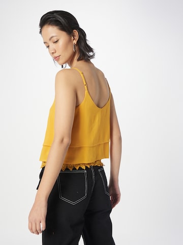 ABOUT YOU Top 'Ledora' in Yellow