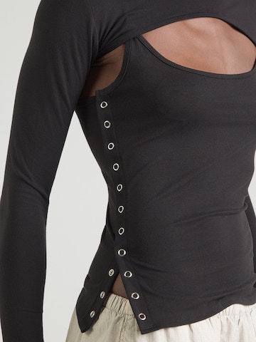 WEEKDAY Тениска 'Ray Bolero LS' в черно