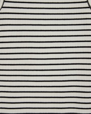 Rochie de la WE Fashion pe alb