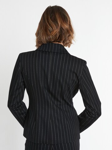 Blazer ' Somba ' Ana Alcazar en noir