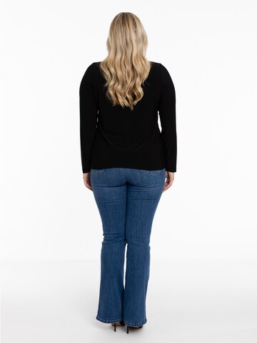 YOEK Shirt in Black