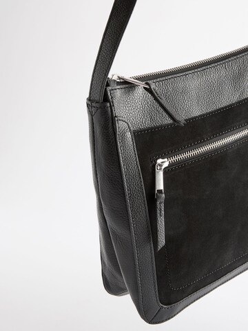 Next Messenger in Black