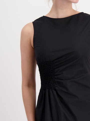 Robe monari en noir