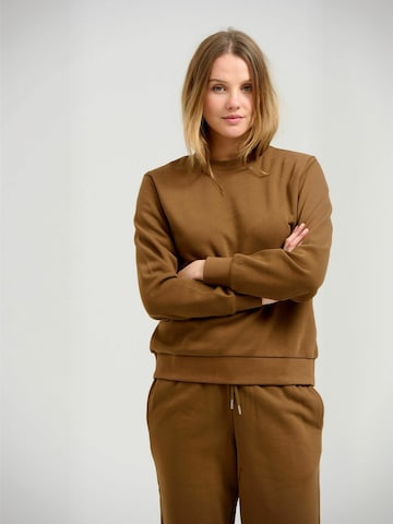 Pullover ' Crewneck ' di TEESHOPPEN in marrone: frontale