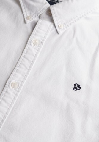 Coupe regular Chemise Superdry en blanc