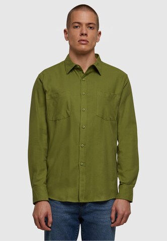 Urban Classics Regular fit Overhemd in Groen: voorkant