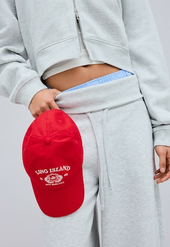 Cappello da baseball di Bershka in rosso