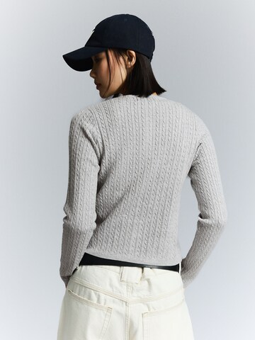 Bershka Плетена жилетка в сиво