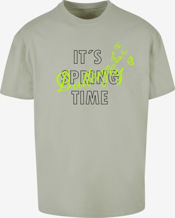 Merchcode T-Shirt 'Its Spring Time' in Grün: predná strana