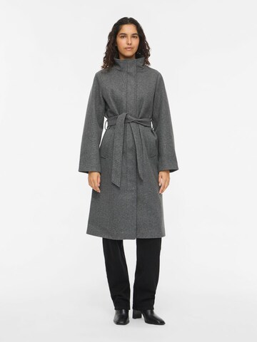 VILA Between-Seasons Coat 'VIQuinn' in Grey: front
