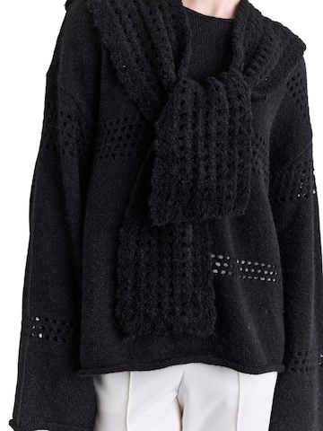 MANUKA Scarf in Black