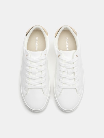 Sneaker bassa di Pull&Bear in bianco