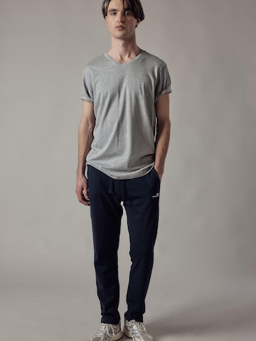 OWN Off With Nature Regular Broek 'Joggers Dritti' in Blauw