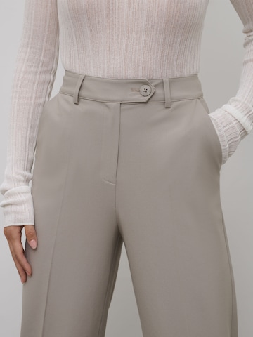 Regular Pantalon à plis 'Joy Tall' RÆRE by Lorena Rae en gris