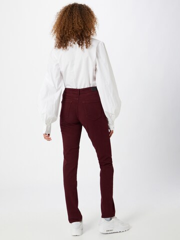 Coupe slim Jean s.Oliver en rouge