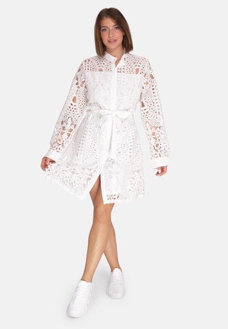 Robe Elara en blanc : devant