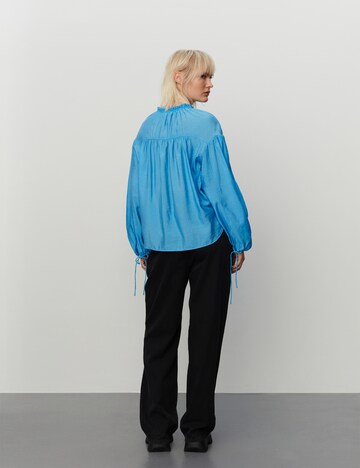 2NDDAY Bluse 'Sheer Delight' i blå