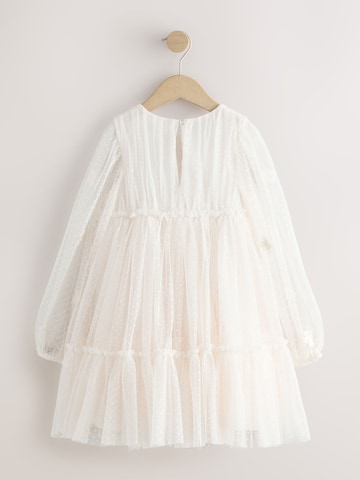 Next Mekko värissä valkoinen