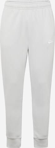 Pantaloni 'Club Fleece' de la Nike Sportswear pe alb: față