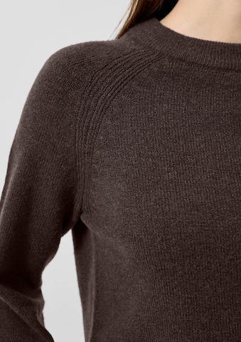 QS Sweater in Brown: side