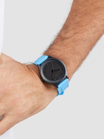 s.Oliver Analoguhr in Blau