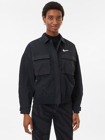 Nike Sportswear Φθινοπωρινό και ανοιξιάτικο μπουφάν σε μαύρο: μπροστά