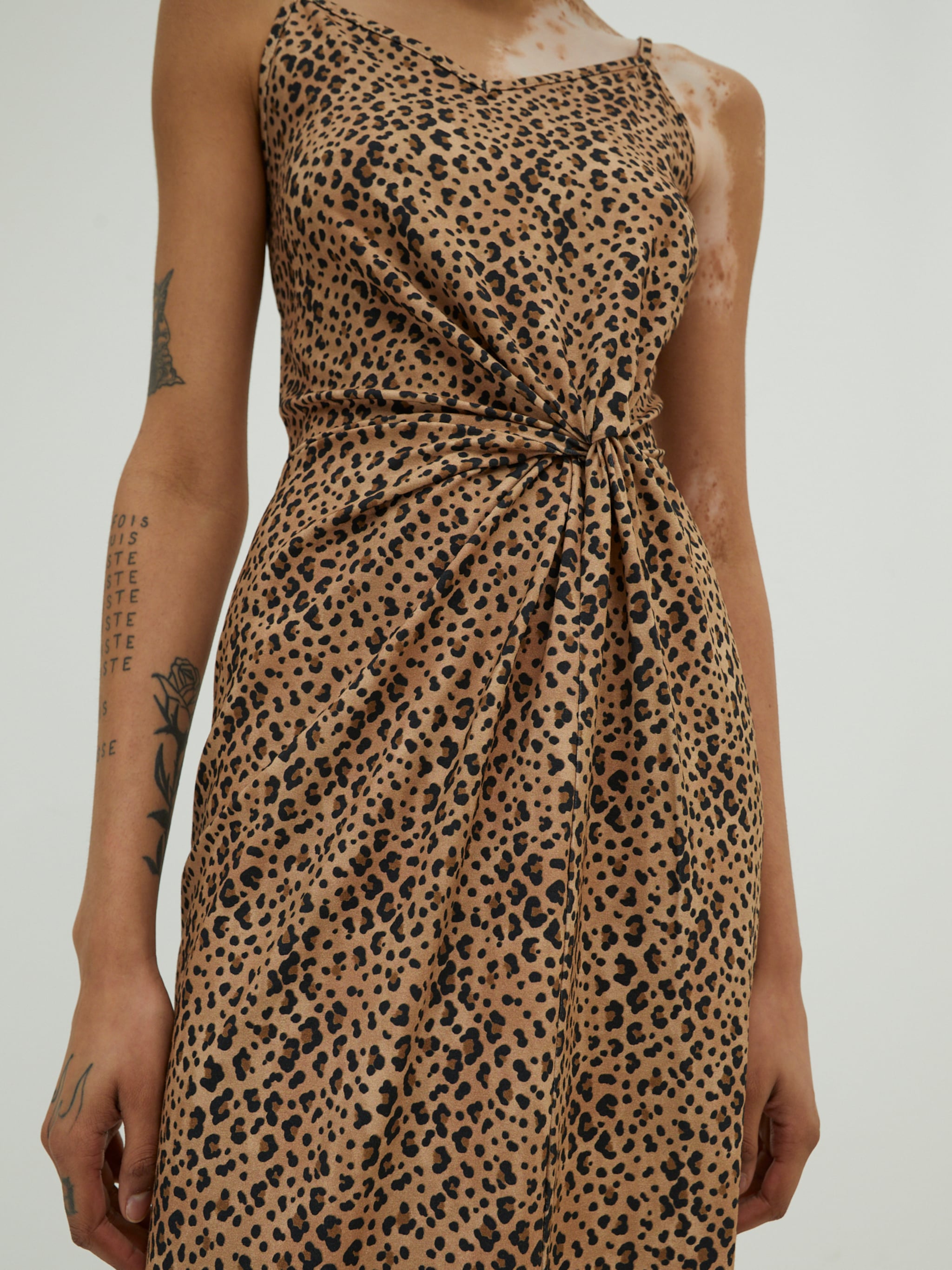 EDITED Producten Jurk 'Maxine' Bruin