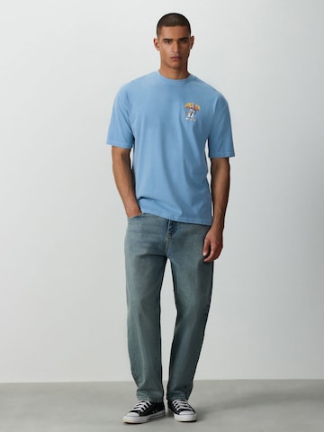 T-Shirt Next en bleu