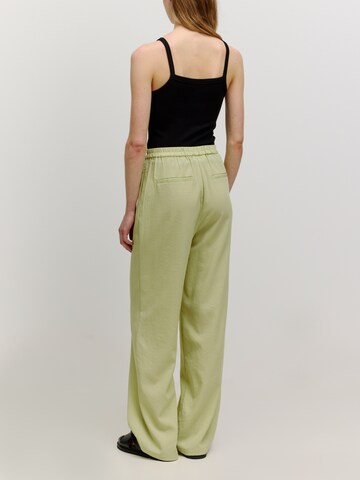 Loosefit Pantaloni 'Benja' di EDITED in verde