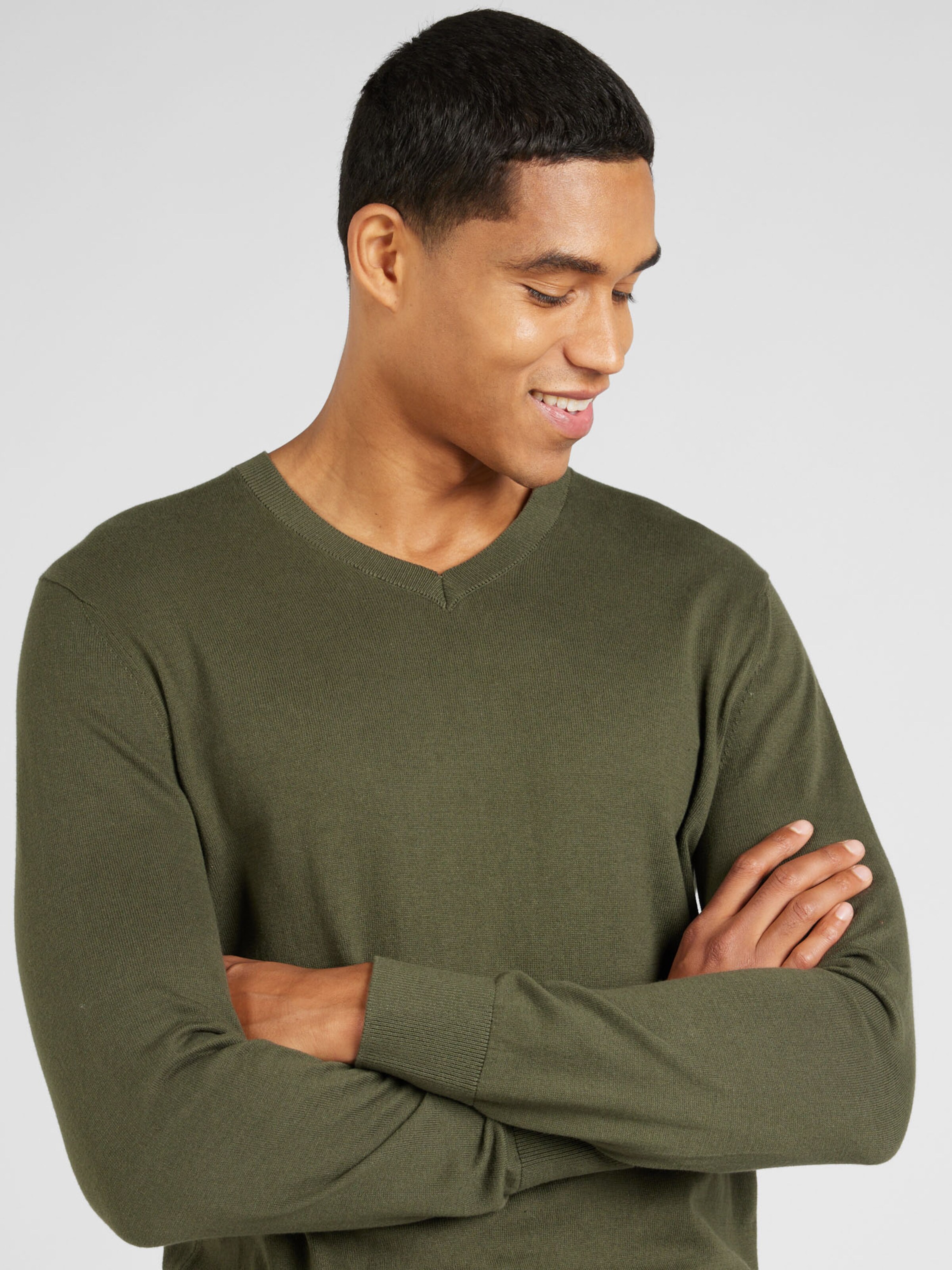 Gap store green sweater