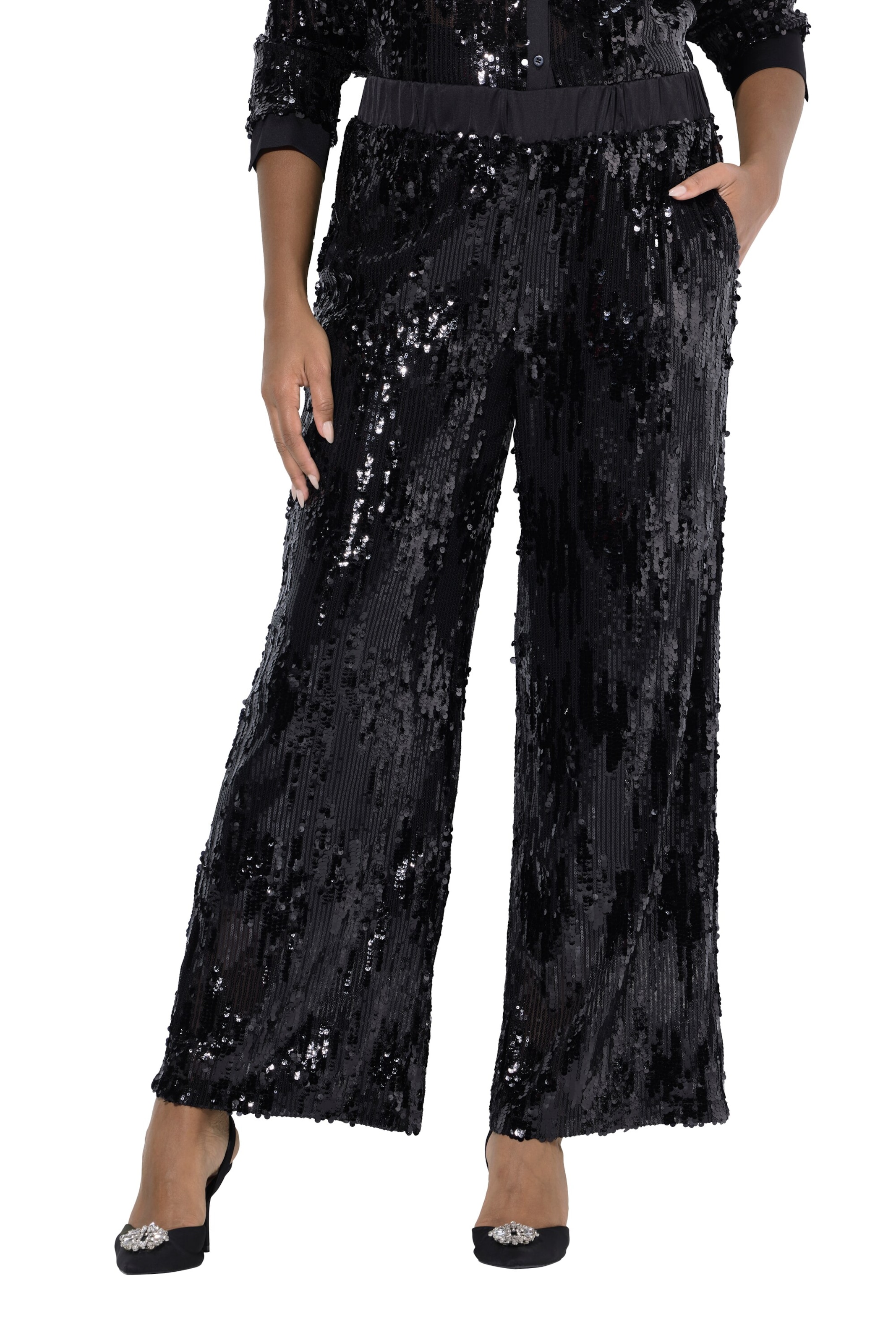 Ulla Popken Loose fit Trousers in Black: front