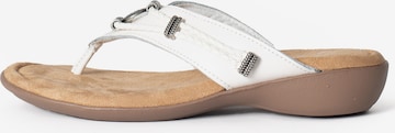 Minnetonka T-bar sandals 'Silverthorne 360' in White: front