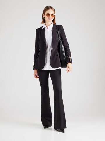 Sacou de la Elisabetta Franchi pe negru